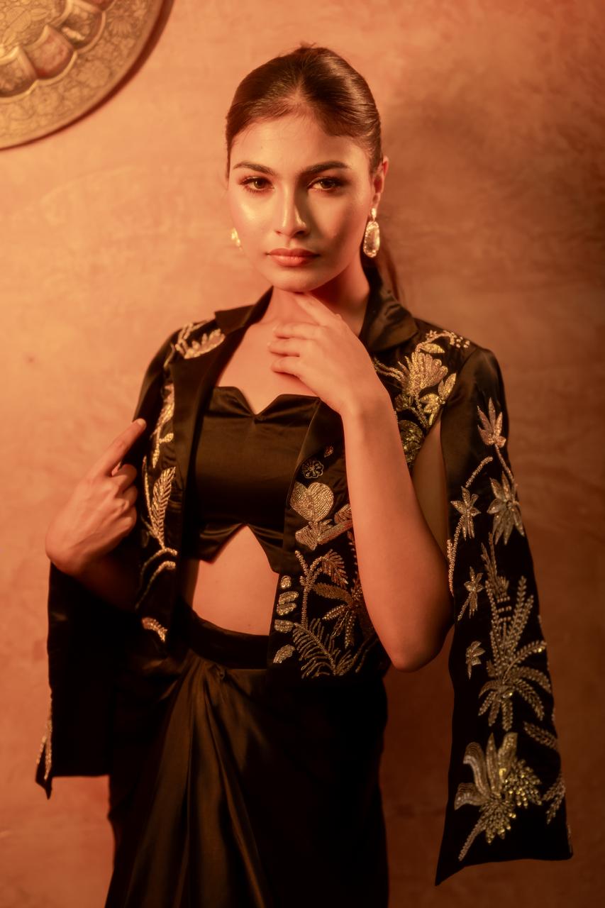 Noir Cropped Blazer Set