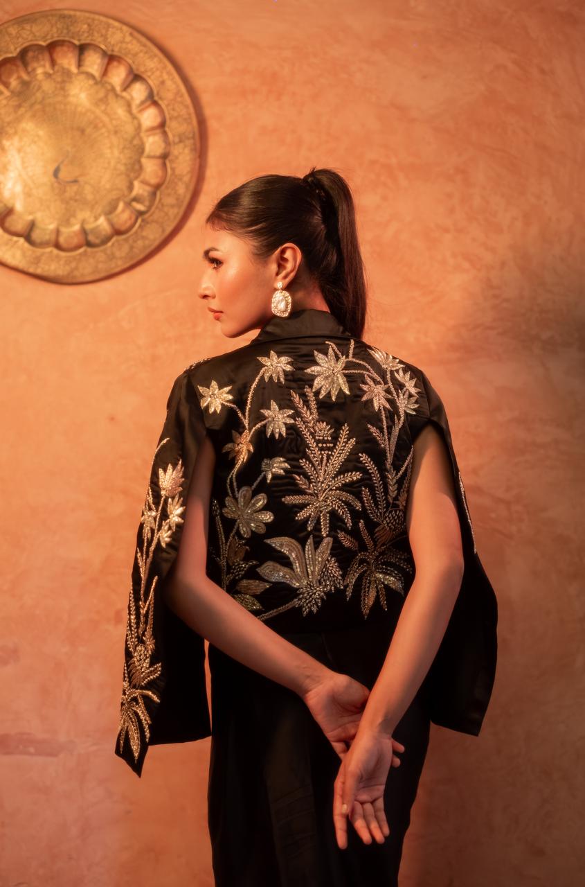 Noir Cropped Blazer Set